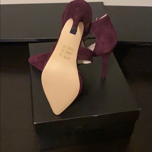 BRAND NEW!!! Suede wine pointed heels - Picture 4 of 4
